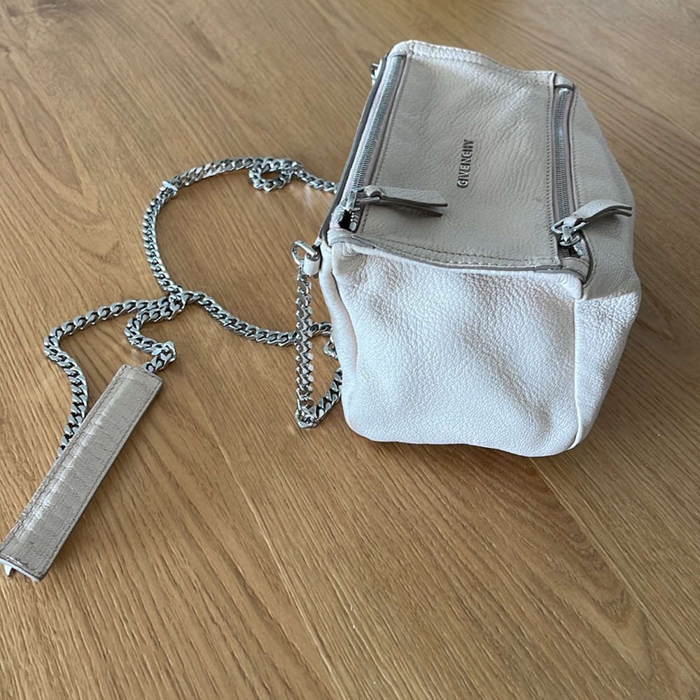 Givenchy White Leather Chain Shoulder Bag - Picture 4 of 5